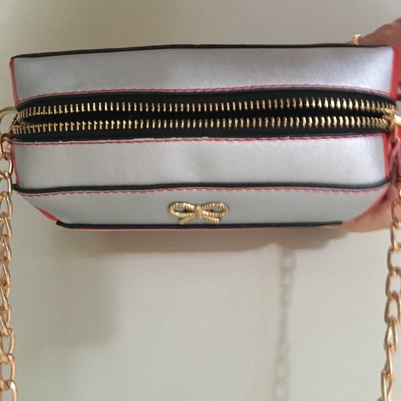 Kit Kat -Small Bag Shoulder/Cross Body Red, White - Picture 9 of 14